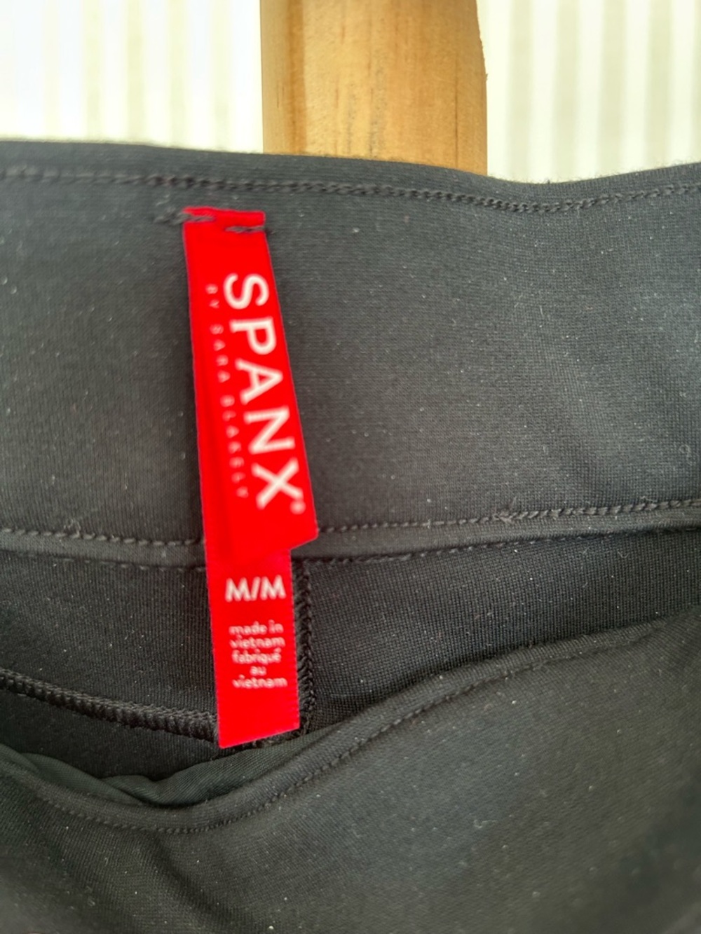 SPANX SPANXsmooth™ PerfectFit Ponte Slim Straight Pant in Black Women’s Medium - Picture 8 of 8